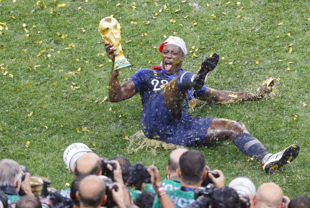 现出了顽强 现出了顽强